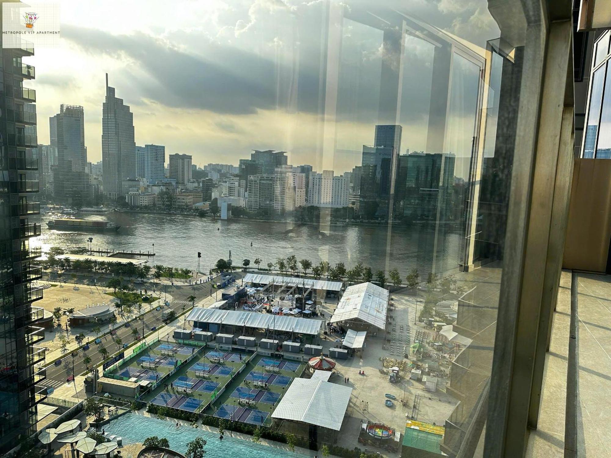 Căn hộ Metropole Vip Luxury *
